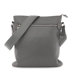 Louis Vuitton Taiga Sasha Messenger Glacier