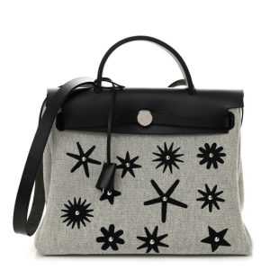 Hermes H Plume Canvas Vache Hunter Circuit Rider Hobnailed Herbag Zip Retourne 31 PM Black Ecru